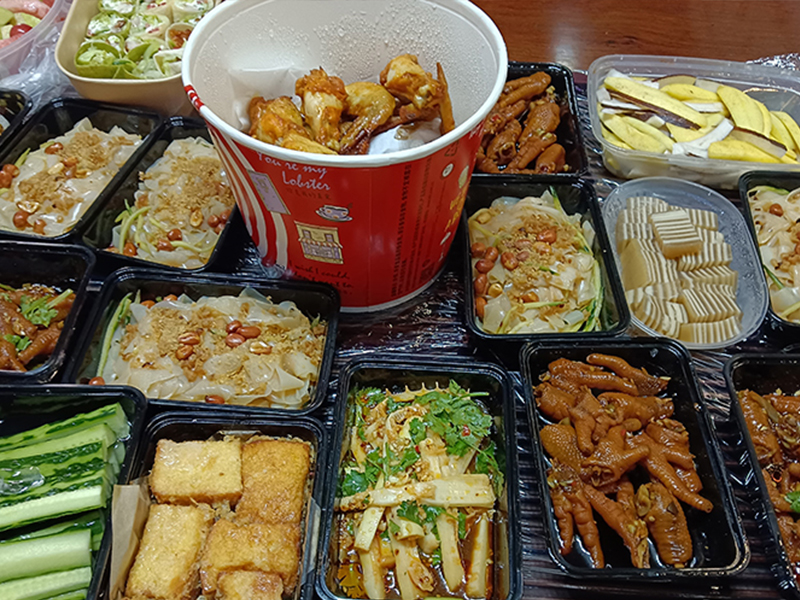 免费午夜视频